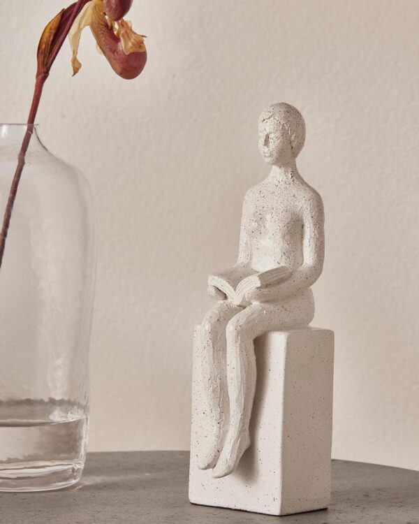 ESCULTURA MULHER EM POLIRRESINA